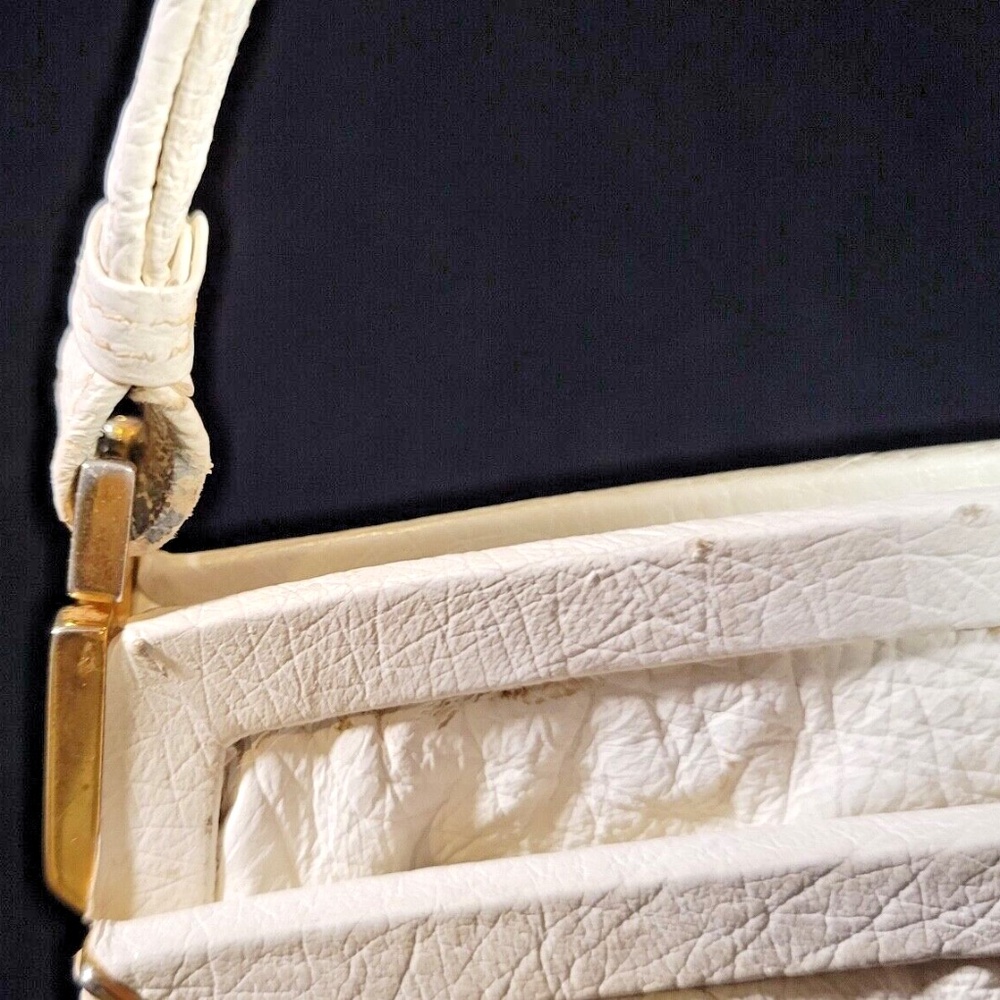 Extremely Rare Ivory White Ostrich Leather Gucci Bag from 1963 - Picture 6 of 13
